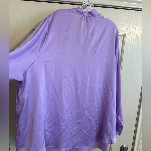 Torrid Lavender Top with P bow - Picture 4 of 7